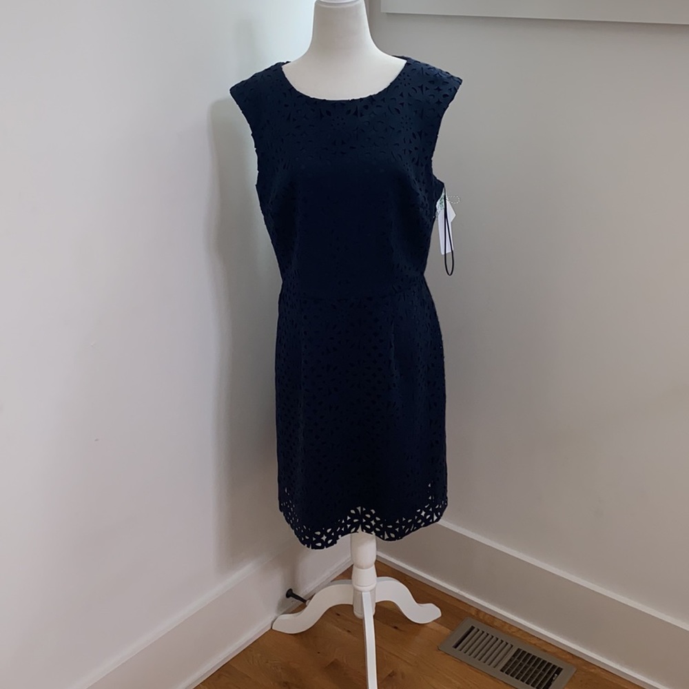 NWOT Trina Turk Carousel Lasercut Sheath Dress